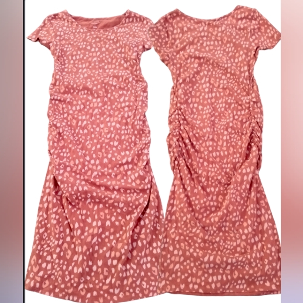 Maternity 'Isabel & Ingrid'  Short Sleeve Fitted Dress - with Small print.